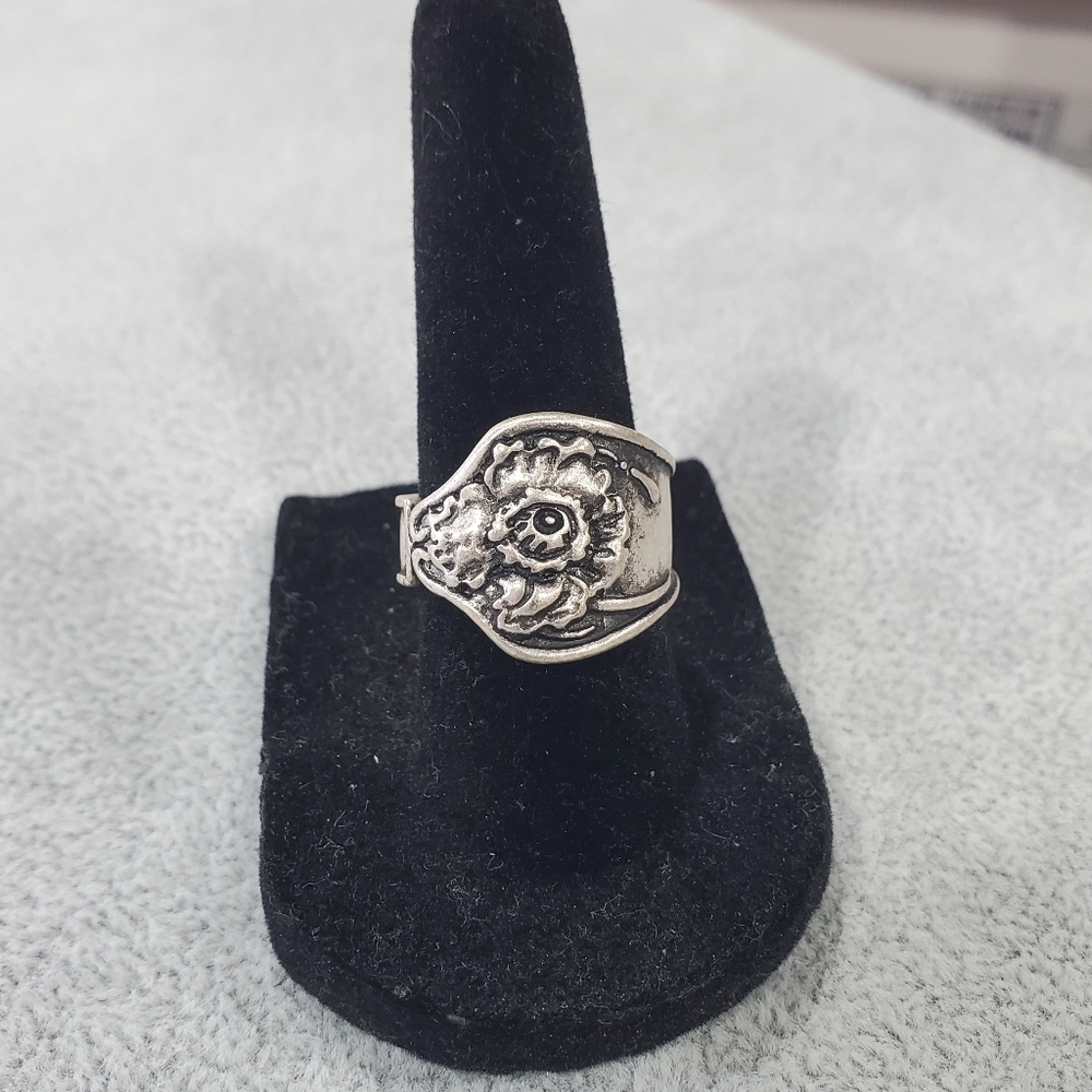 Spoon Ring Engraved Flower